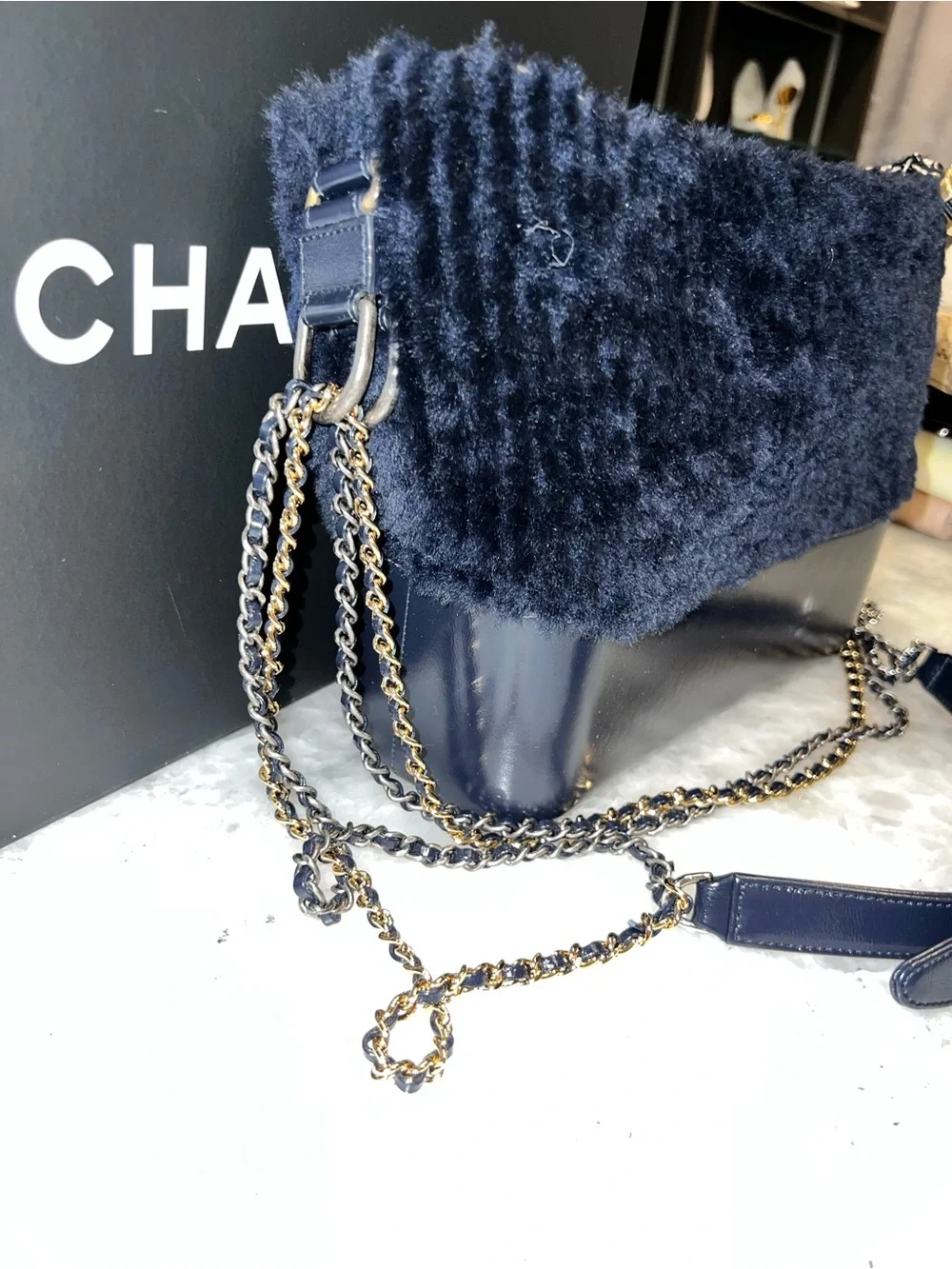 CHANEL shoulder bag
